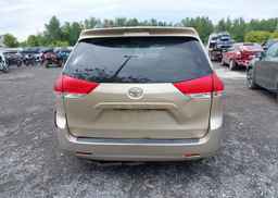 2011 TOYOTA SIENNA LE
