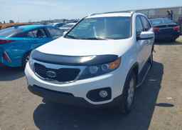 2013 KIA SORENTO LX