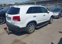2013 KIA SORENTO LX
