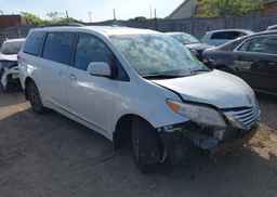 2011 TOYOTA SIENNA XLE