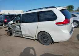 2011 TOYOTA SIENNA XLE