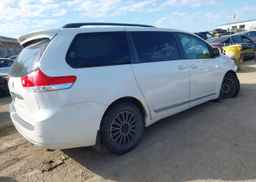 2011 TOYOTA SIENNA XLE