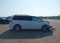 2019 TOYOTA SIENNA LE 8-PASSENGER