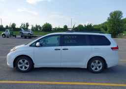 2012 TOYOTA SIENNA