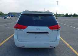 2012 TOYOTA SIENNA