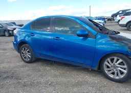 2013 MAZDA MAZDA3