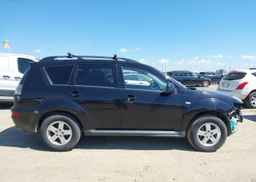 2011 MITSUBISHI OUTLANDER ES