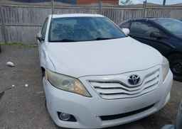 2010 TOYOTA CAMRY SE