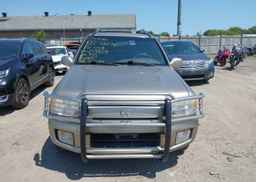 2002 INFINITI QX4