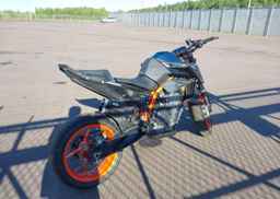 2022 KTM 890 DUKE R