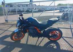 2022 KTM 890 DUKE R