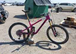 2025 PIVOT CYCLES SHADOWCAT