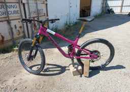 2025 PIVOT CYCLES SHADOWCAT