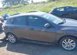 2013 MAZDA MAZDA3