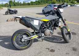 2021 HUSQVARNA SUPERMOTO 701