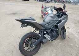 2016 YAMAHA YZFR3