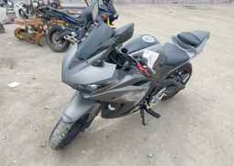 2016 YAMAHA YZFR3