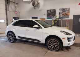 2017 PORSCHE MACAN