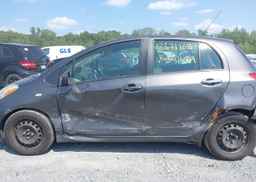 2011 TOYOTA YARIS