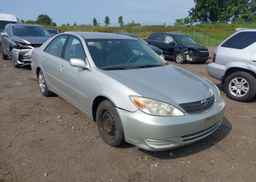 2004 TOYOTA CAMRY LE