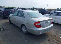 2004 TOYOTA CAMRY LE