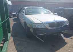 2004 LINCOLN TOWN CAR ULTIMATE