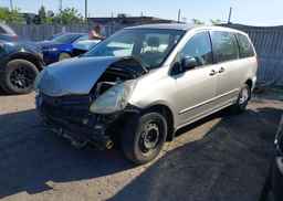 2004 TOYOTA SIENNA CE