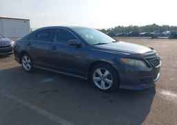 2011 TOYOTA CAMRY SE