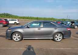 2011 TOYOTA CAMRY SE