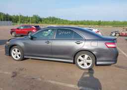 2011 TOYOTA CAMRY SE