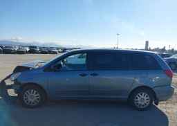 2004 TOYOTA SIENNA CE
