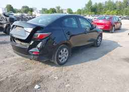 2019 TOYOTA YARIS XLE