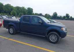 2017 NISSAN FRONTIER SL