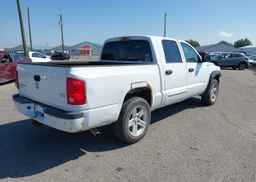 2007 DODGE DAKOTA QUAD SLT