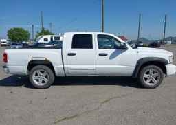 2007 DODGE DAKOTA QUAD SLT