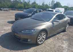 2015 TESLA Model S 85D