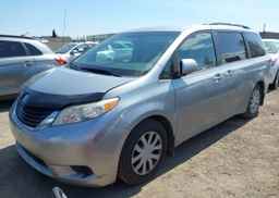 2011 TOYOTA SIENNA LE