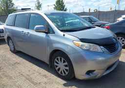 2011 TOYOTA SIENNA LE