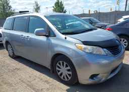 2011 TOYOTA SIENNA LE