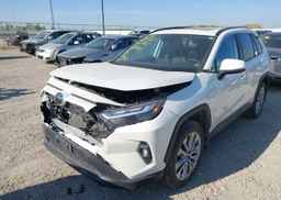 2022 TOYOTA RAV4 XLE