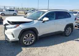 2022 TOYOTA RAV4 XLE