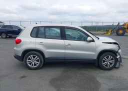 2012 VOLKSWAGEN TIGUAN S