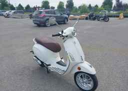 2023 VESPA PRIMAVERA