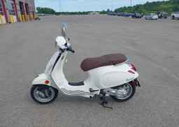 2023 VESPA PRIMAVERA