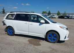 2020 TOYOTA SIENNA LE