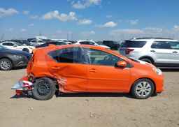 2013 TOYOTA Prius c