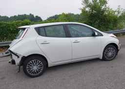 2016 NISSAN LEAF