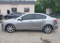 2011 MAZDA 3 I