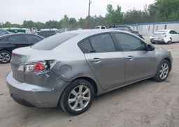 2011 MAZDA 3 I