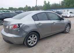 2011 MAZDA 3 I
